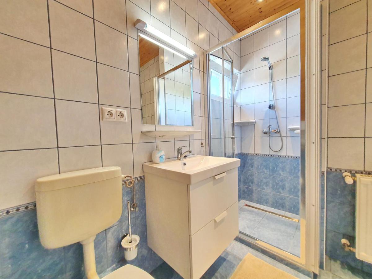 Krisztián Apartmanház Vonyarcvashegy Exterior foto